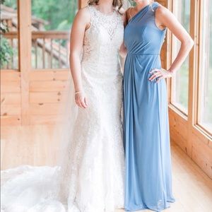 David’s Bridal Bridesmaid Dress F15928